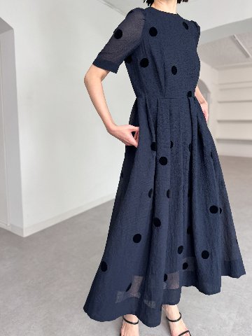 Gigi Dot Navyの画像