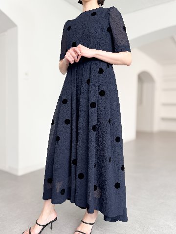 Gigi Dot Navyの画像