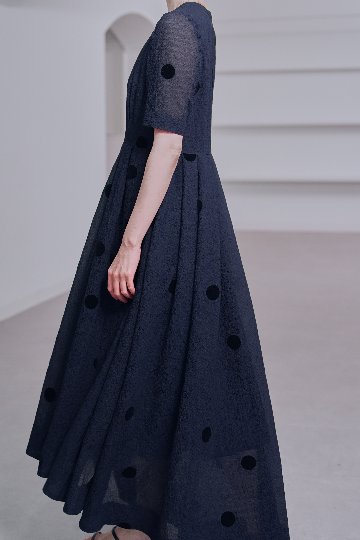 Gigi Dot Navyの画像