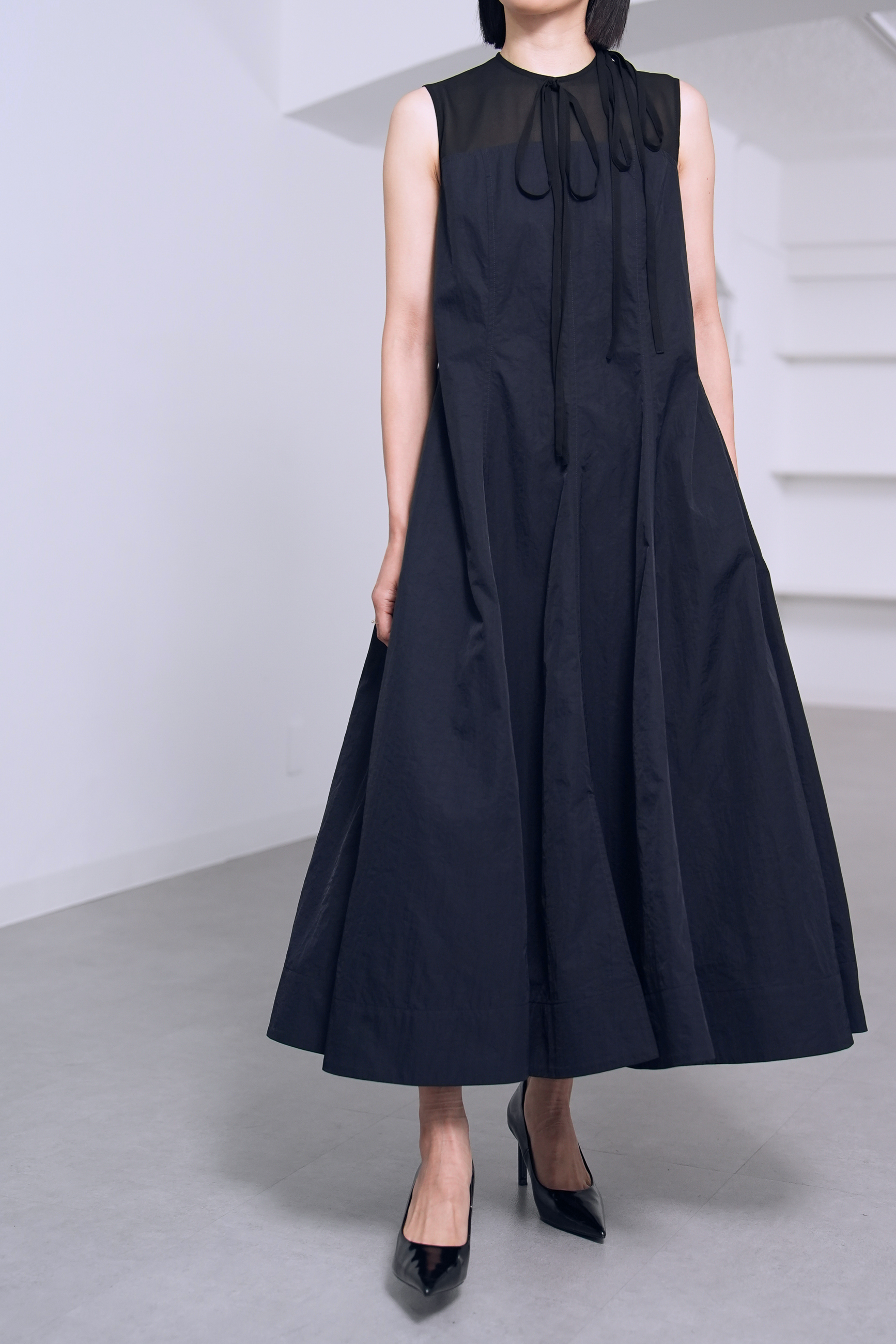 Clara  Black/Navyの画像