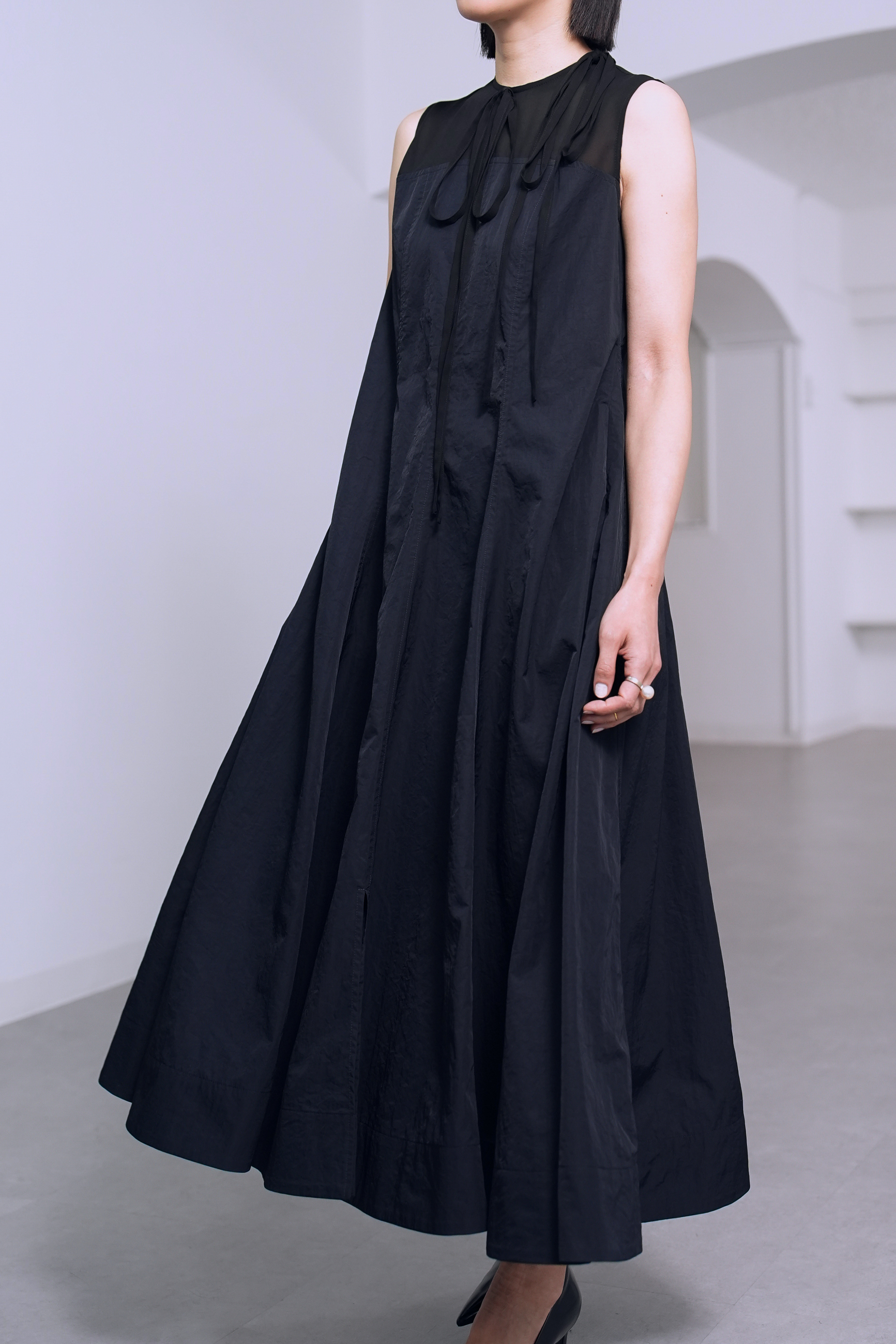 Clara  Black/Navyの画像