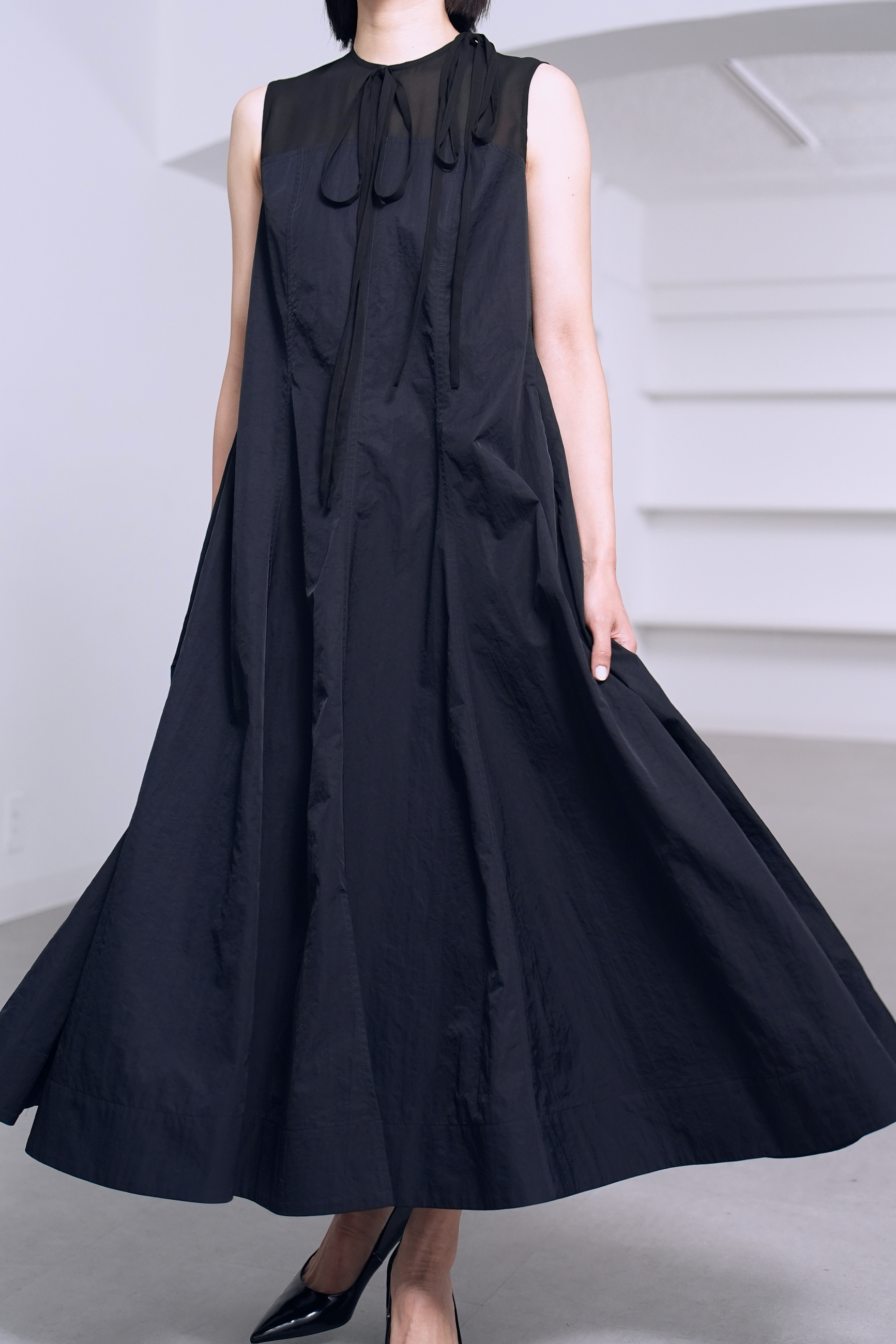 Clara  Black/Navyの画像