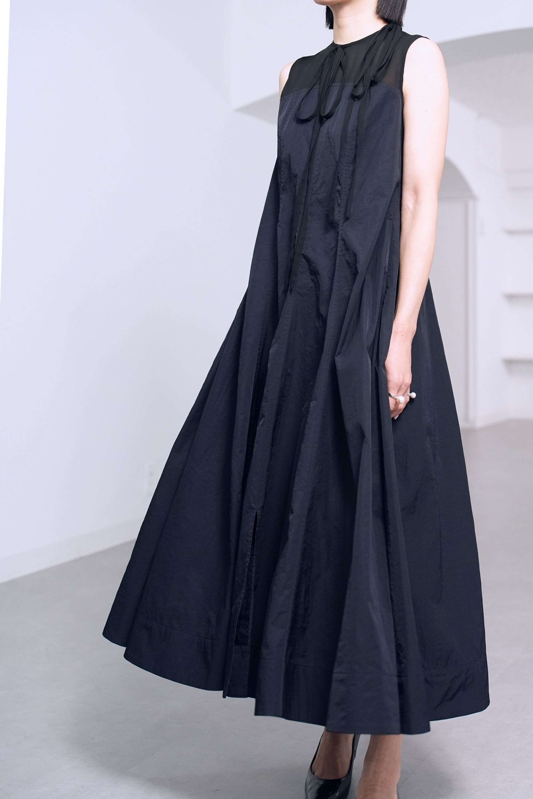 Clara  Black/Navyの画像