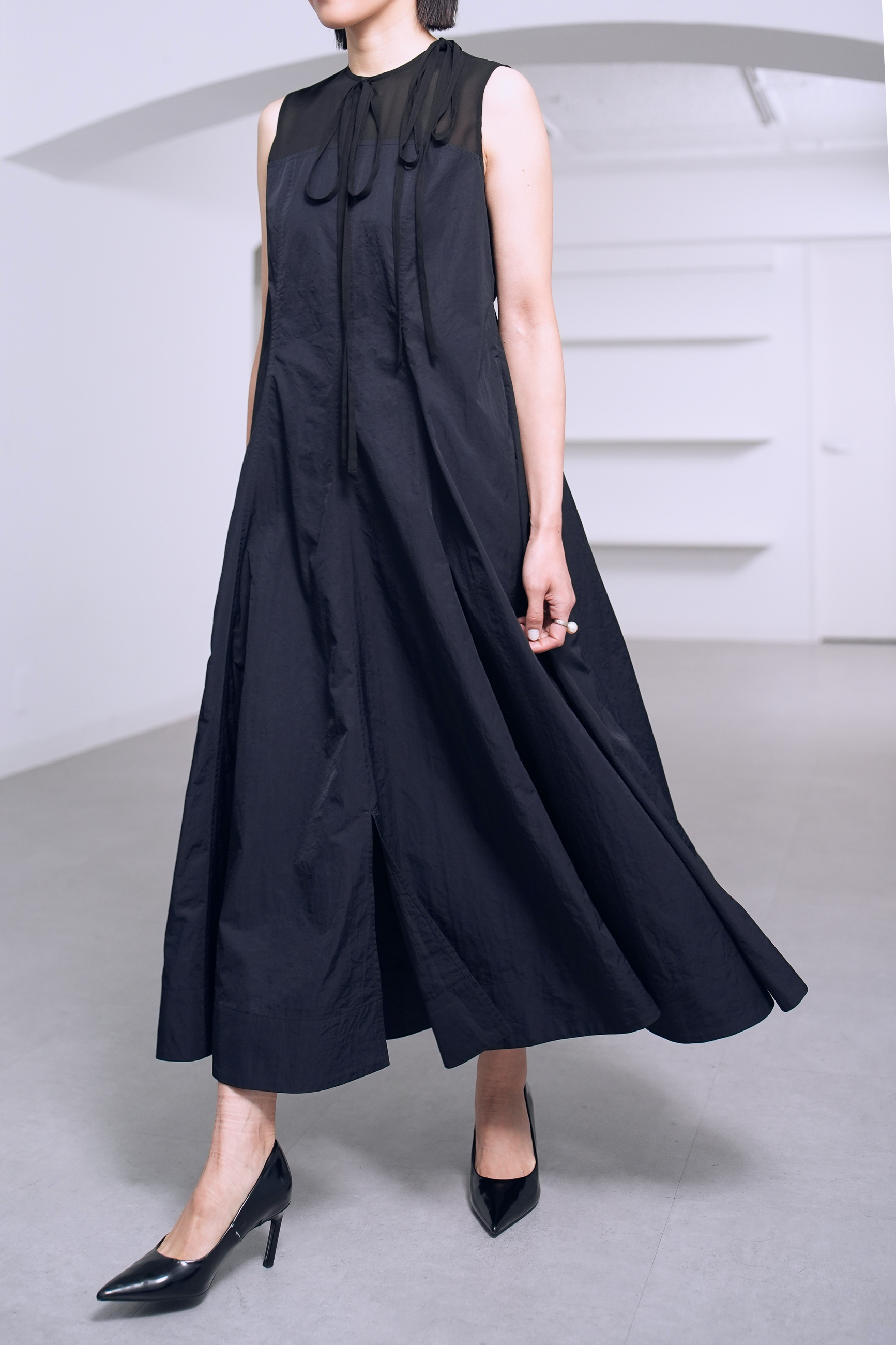 Clara  Black/Navyの画像
