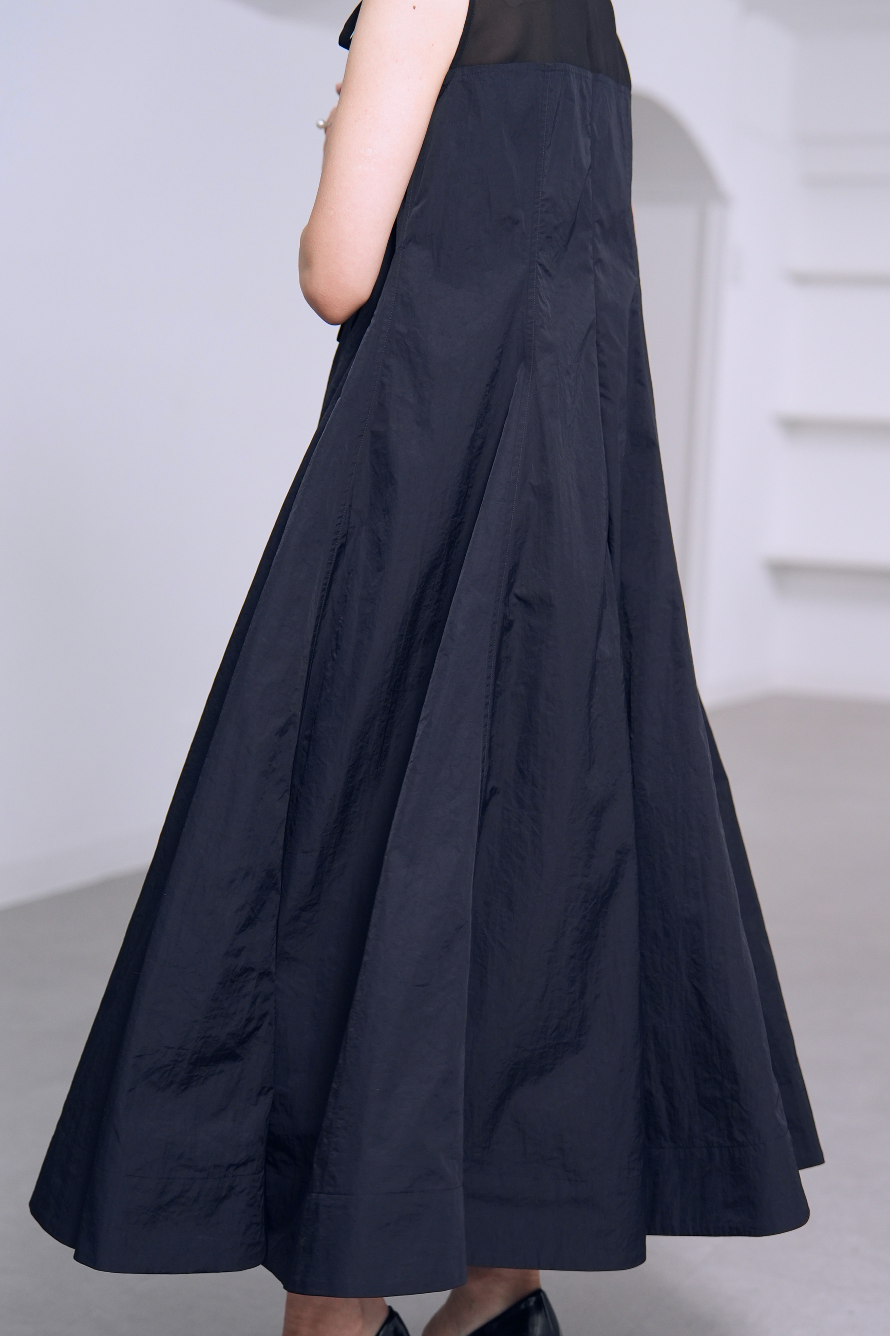 Clara  Black/Navyの画像