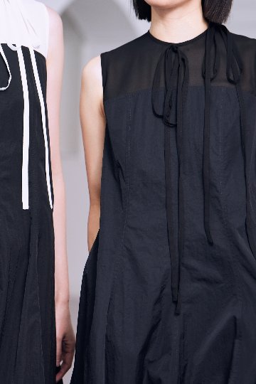 Clara  Black/Navyの画像