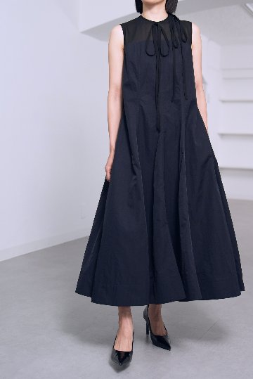 Clara  Black/Navyの画像