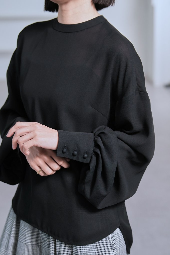 Tops｜SHE Tokyo online shop