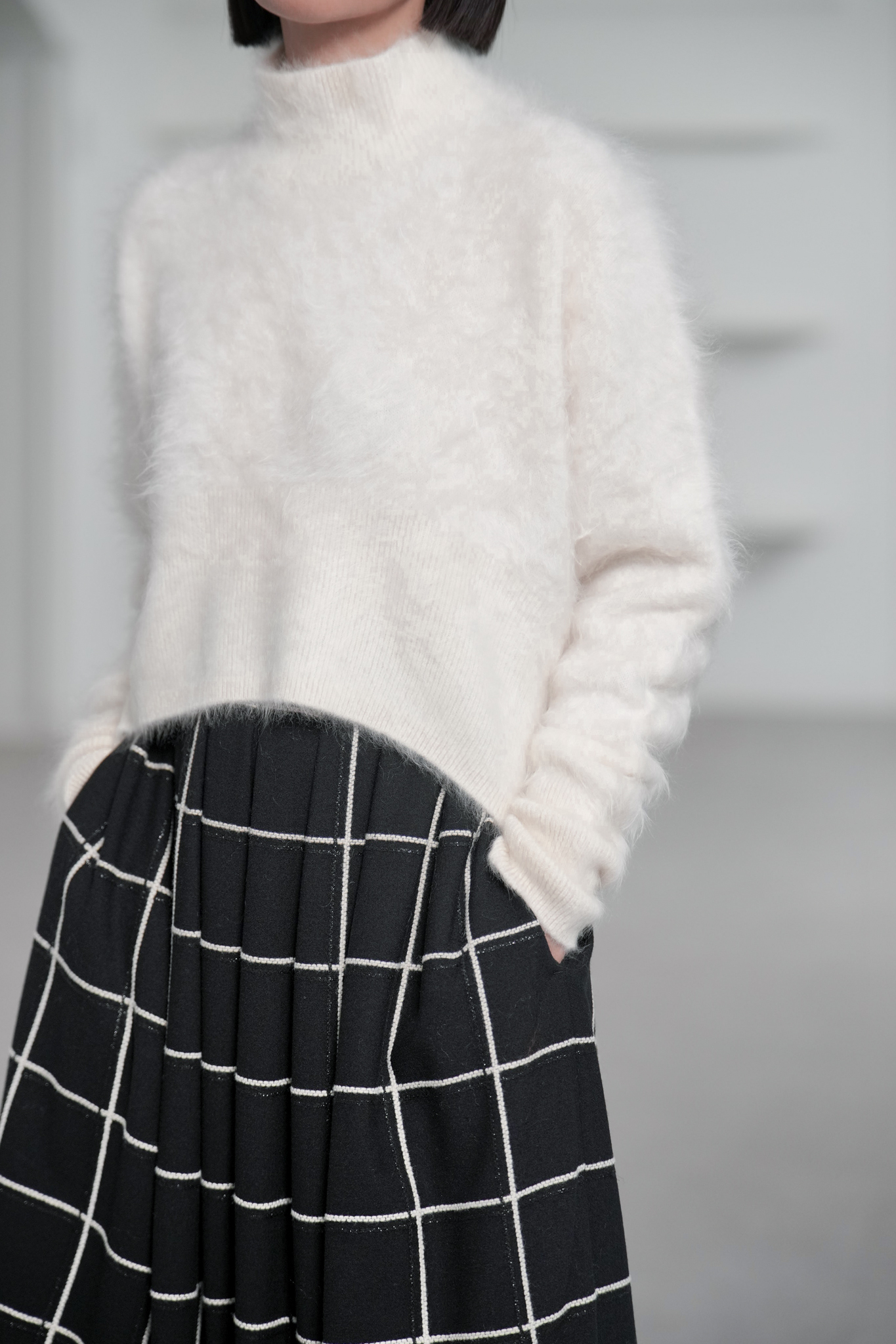 Alma Fur Cashmere High Neck OffWhiteの画像