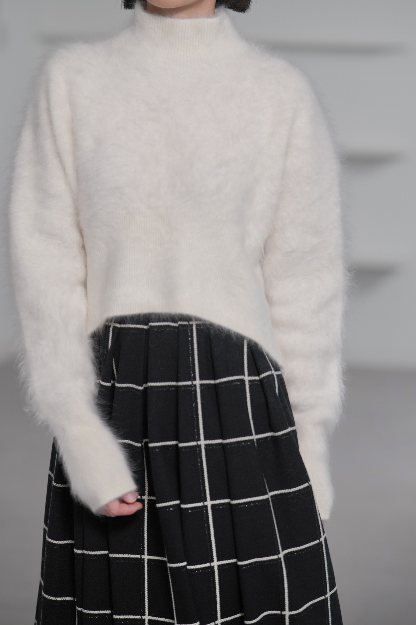 Alma Fur Cashmere High Neck OffWhiteの画像