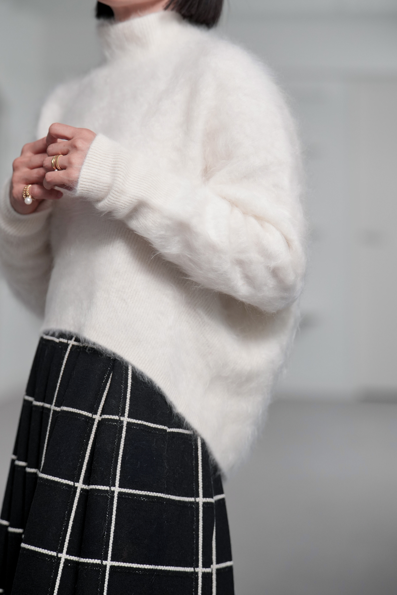 Alma Fur Cashmere High Neck OffWhiteの画像