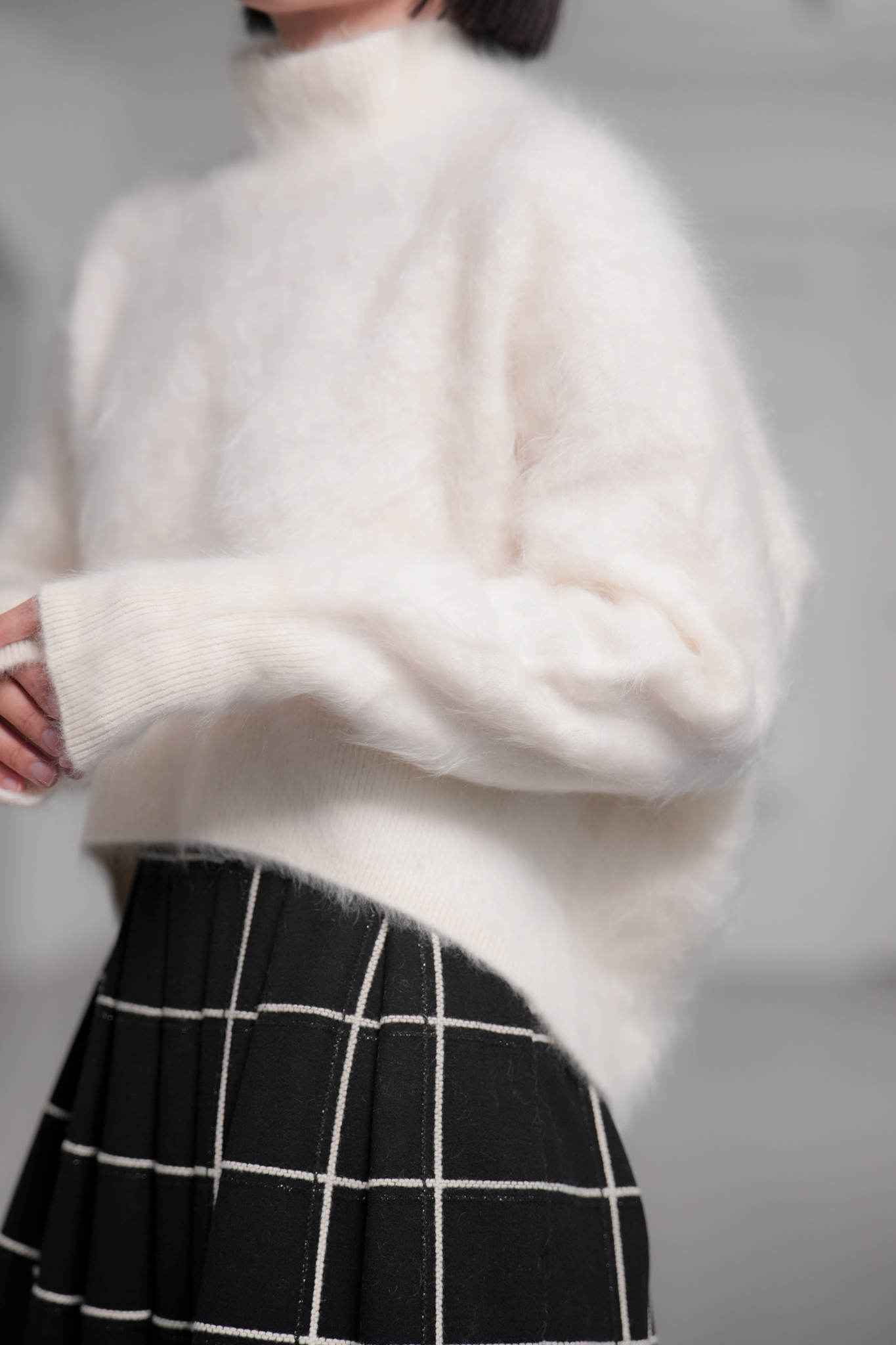 Alma Fur Cashmere High Neck OffWhiteの画像