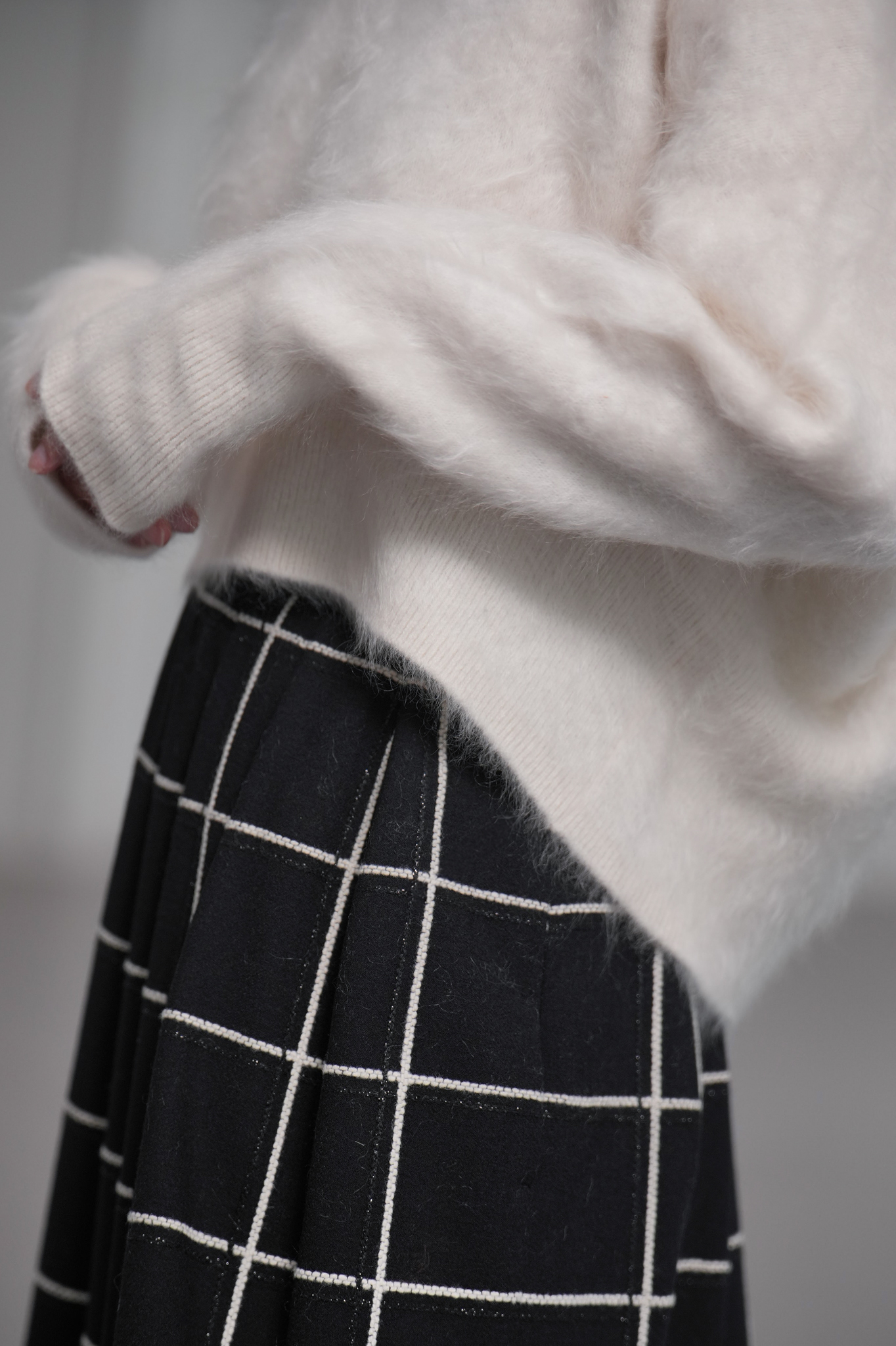 Alma Fur Cashmere High Neck OffWhiteの画像