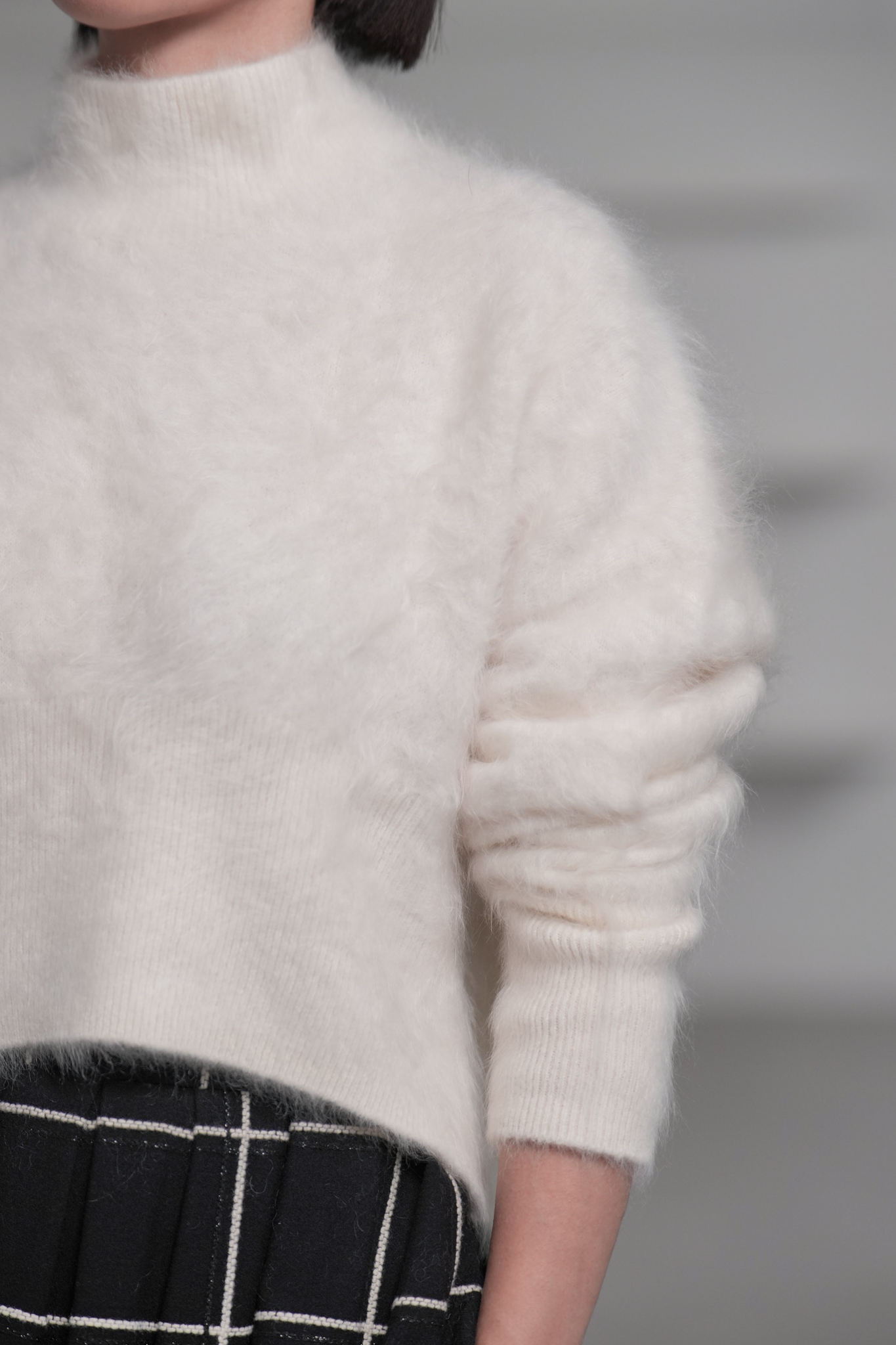 Alma Fur Cashmere High Neck OffWhiteの画像