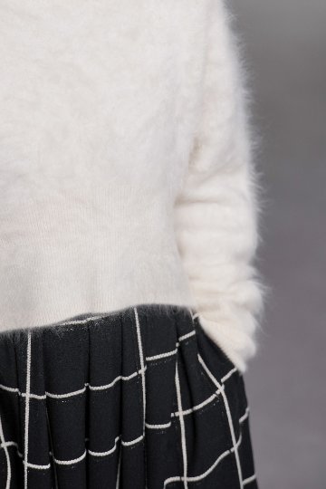 Alma Fur Cashmere High Neck OffWhiteの画像