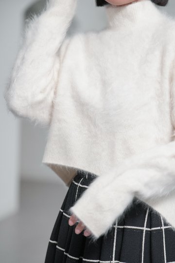 Alma Fur Cashmere High Neck OffWhiteの画像