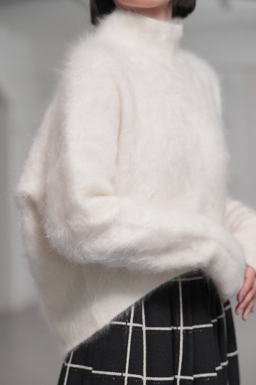 Alma Fur Cashmere High Neck OffWhiteの画像