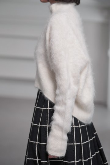 Alma Fur Cashmere High Neck OffWhiteの画像