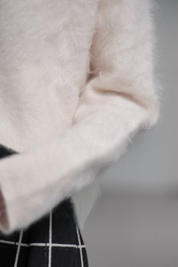 Alma Fur Cashmere High Neck OffWhiteの画像