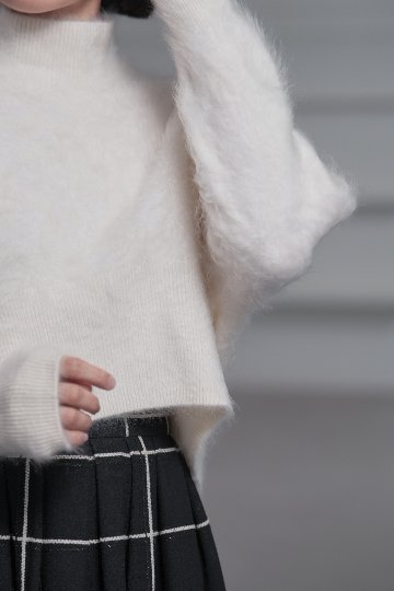 Alma Fur Cashmere High Neck OffWhiteの画像