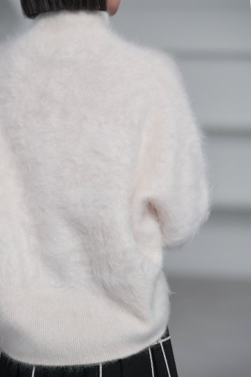 Alma Fur Cashmere High Neck OffWhiteの画像