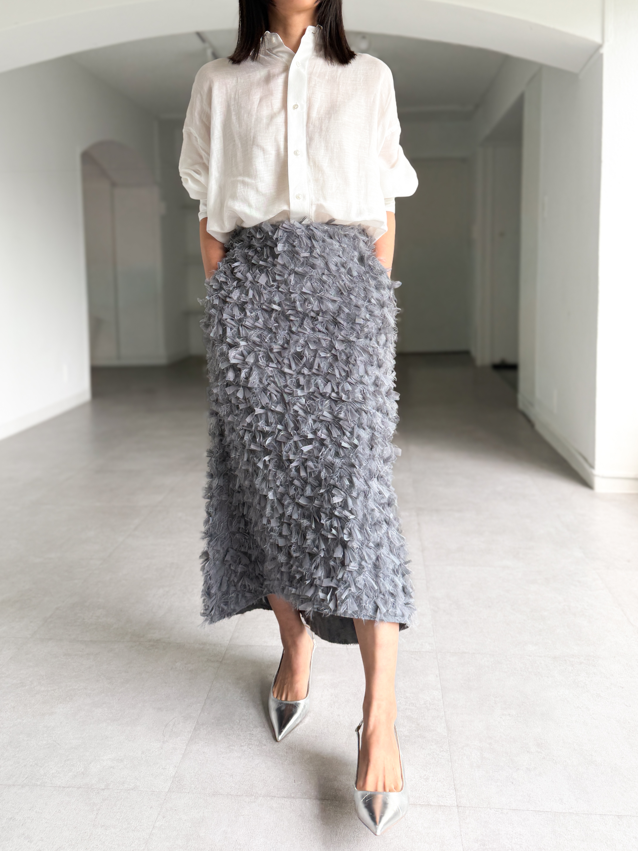 Odile Feather Charcoalの画像
