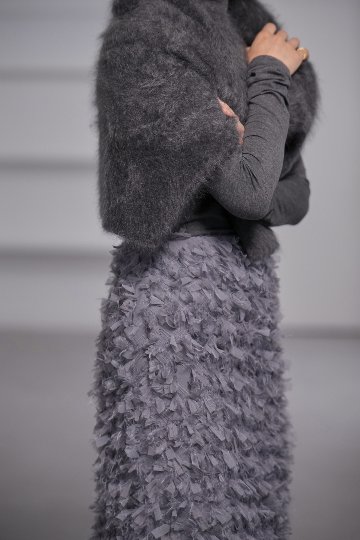 Odile Feather Charcoalの画像