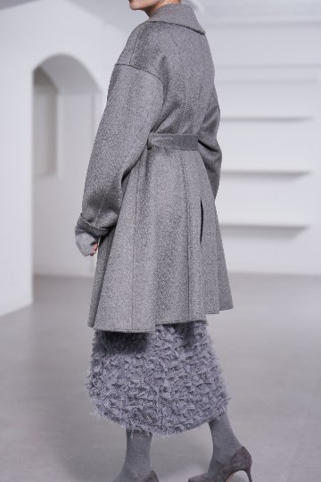 Odile Feather Charcoalの画像