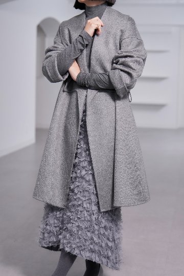 Odile Feather Charcoalの画像