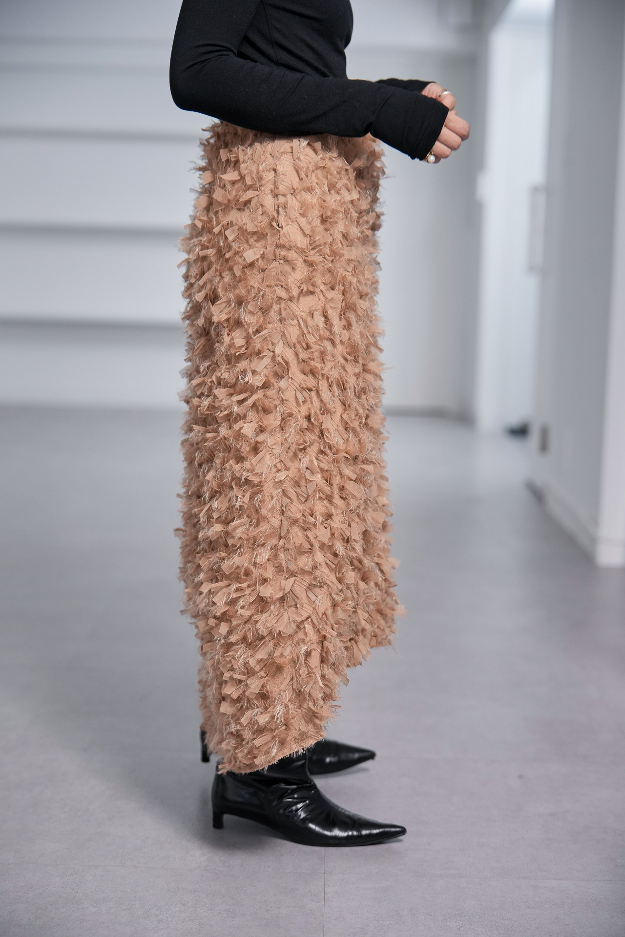 Odile Feather Cappuccinoの画像