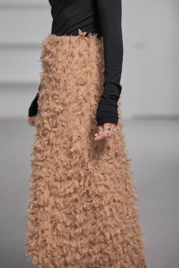 Odile Feather Cappuccinoの画像