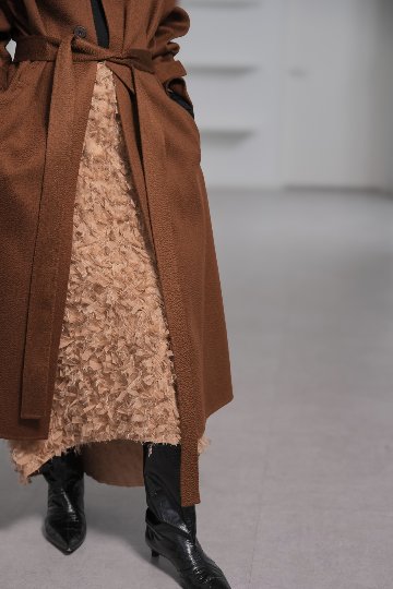 Odile Feather Cappuccinoの画像