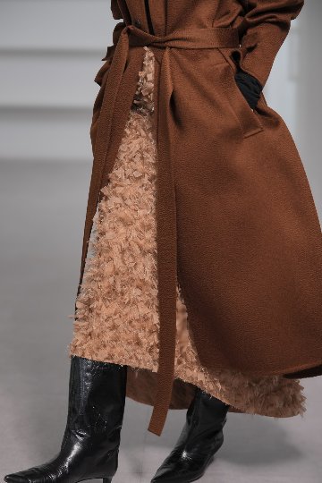 Odile Feather Cappuccinoの画像