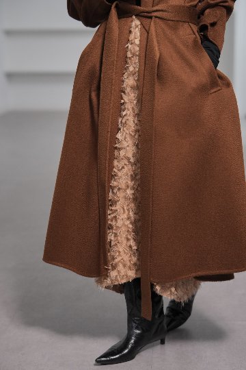 Odile Feather Cappuccinoの画像