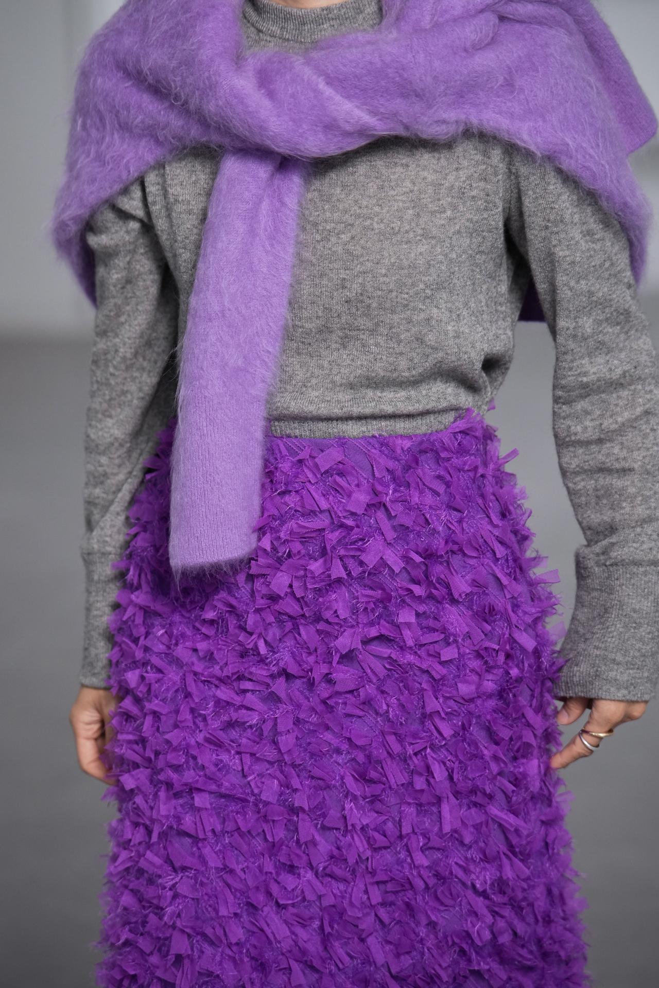 Odile Feather Grapeの画像