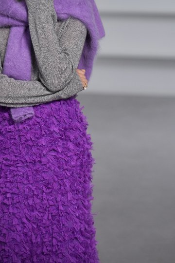 Odile Feather Grapeの画像