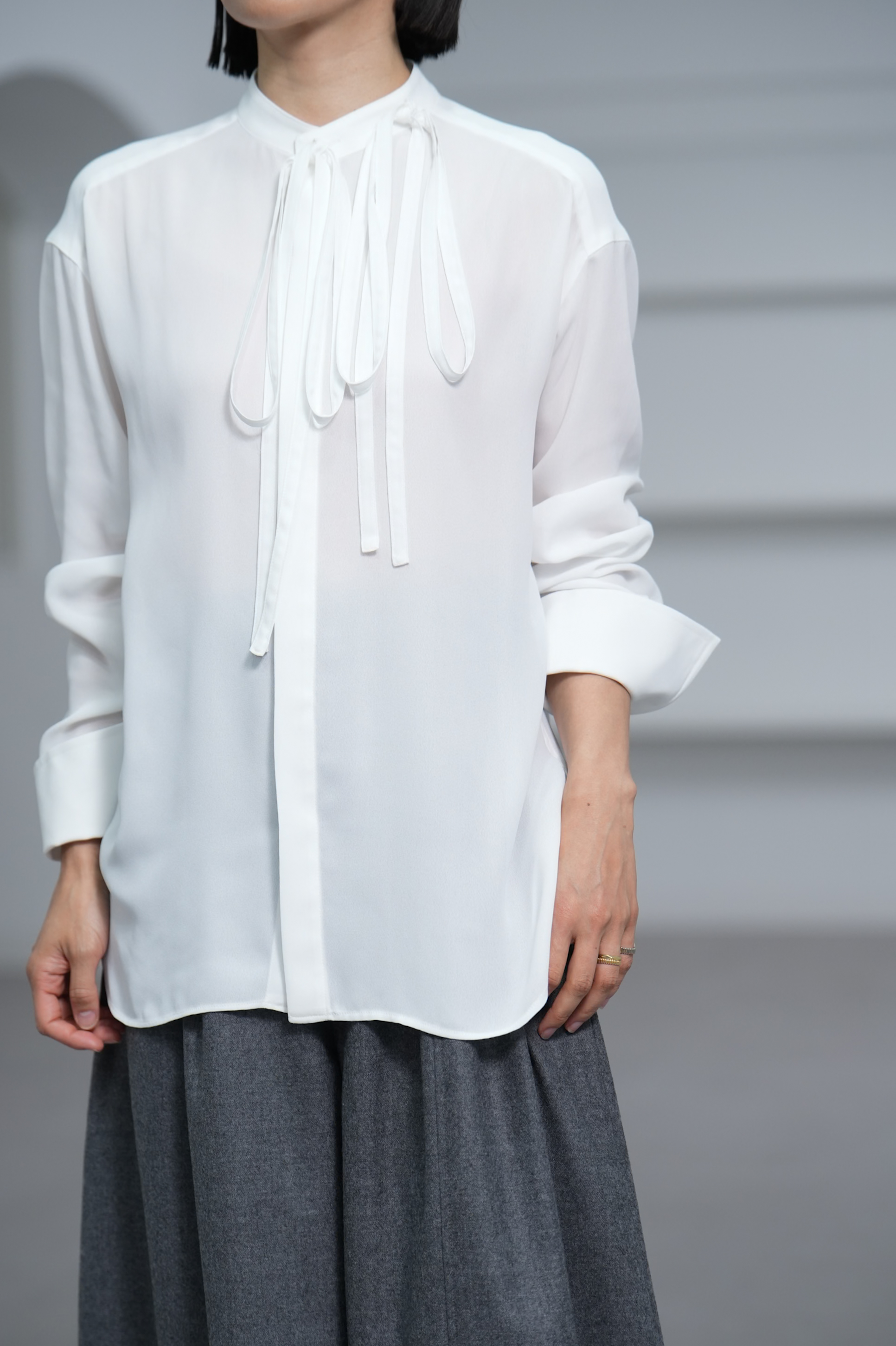 Ellen W Tie Georgette Whiteの画像