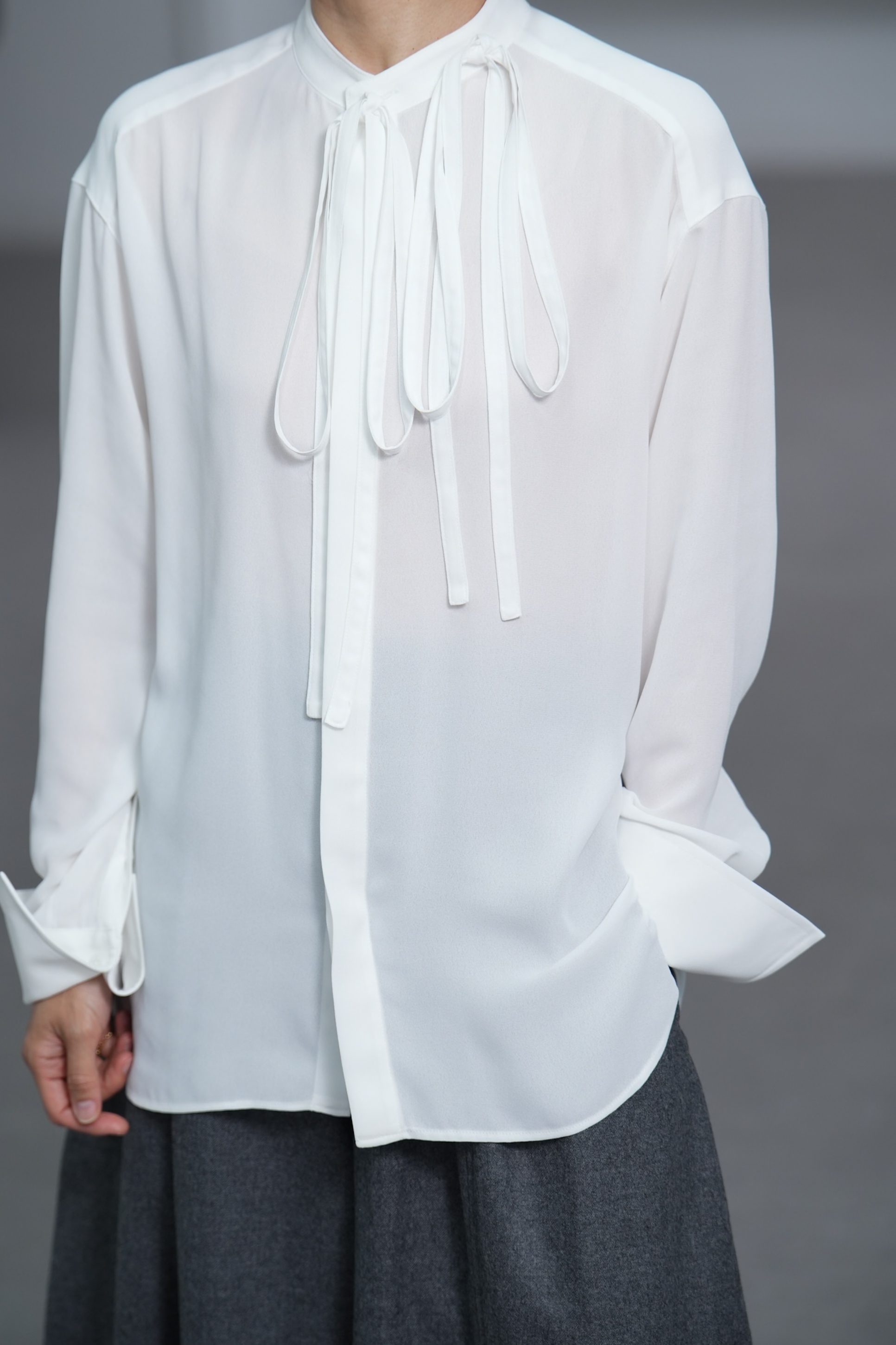 Ellen W Tie Georgette Whiteの画像