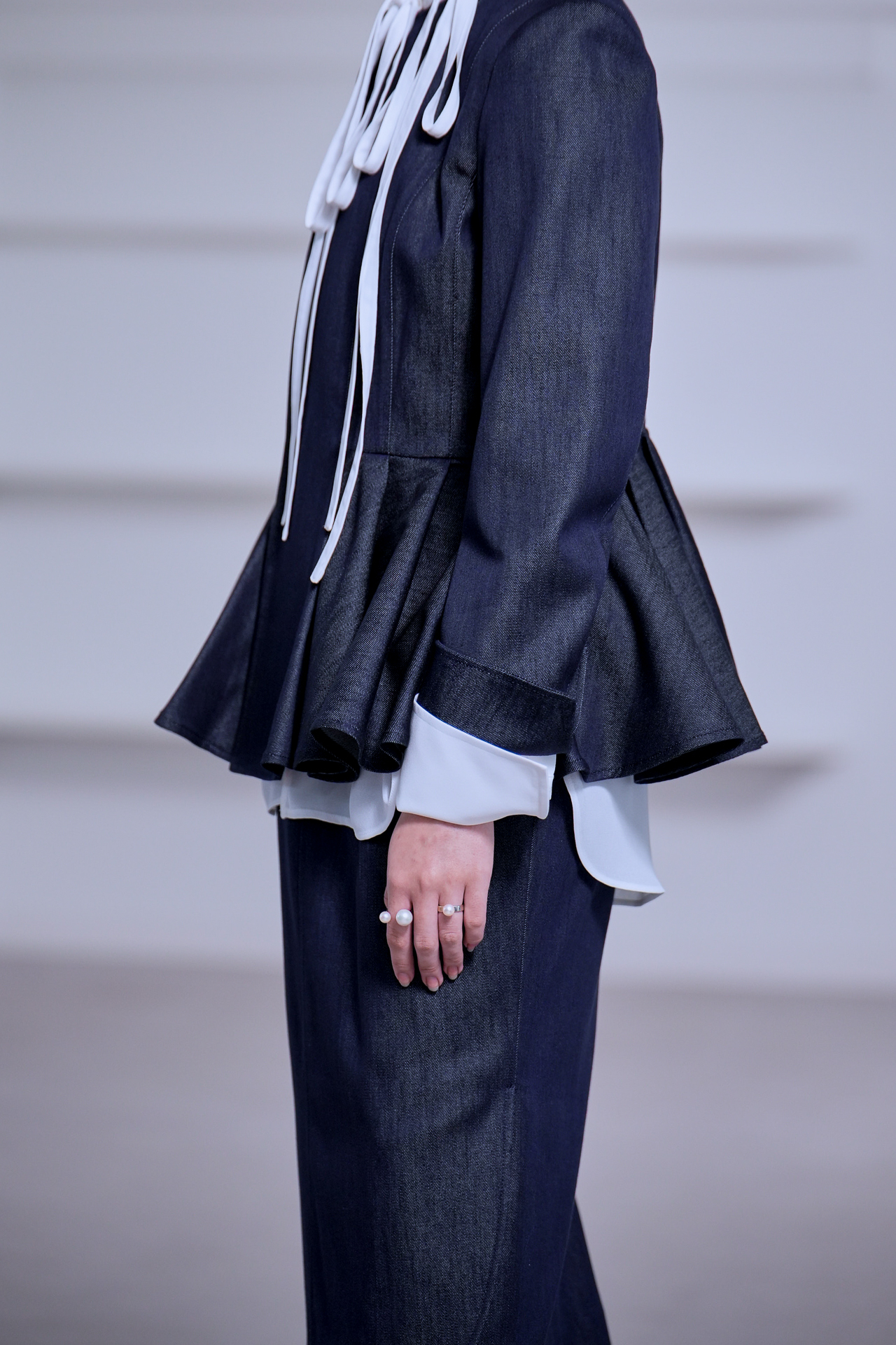 Ellen W Tie Georgette Whiteの画像