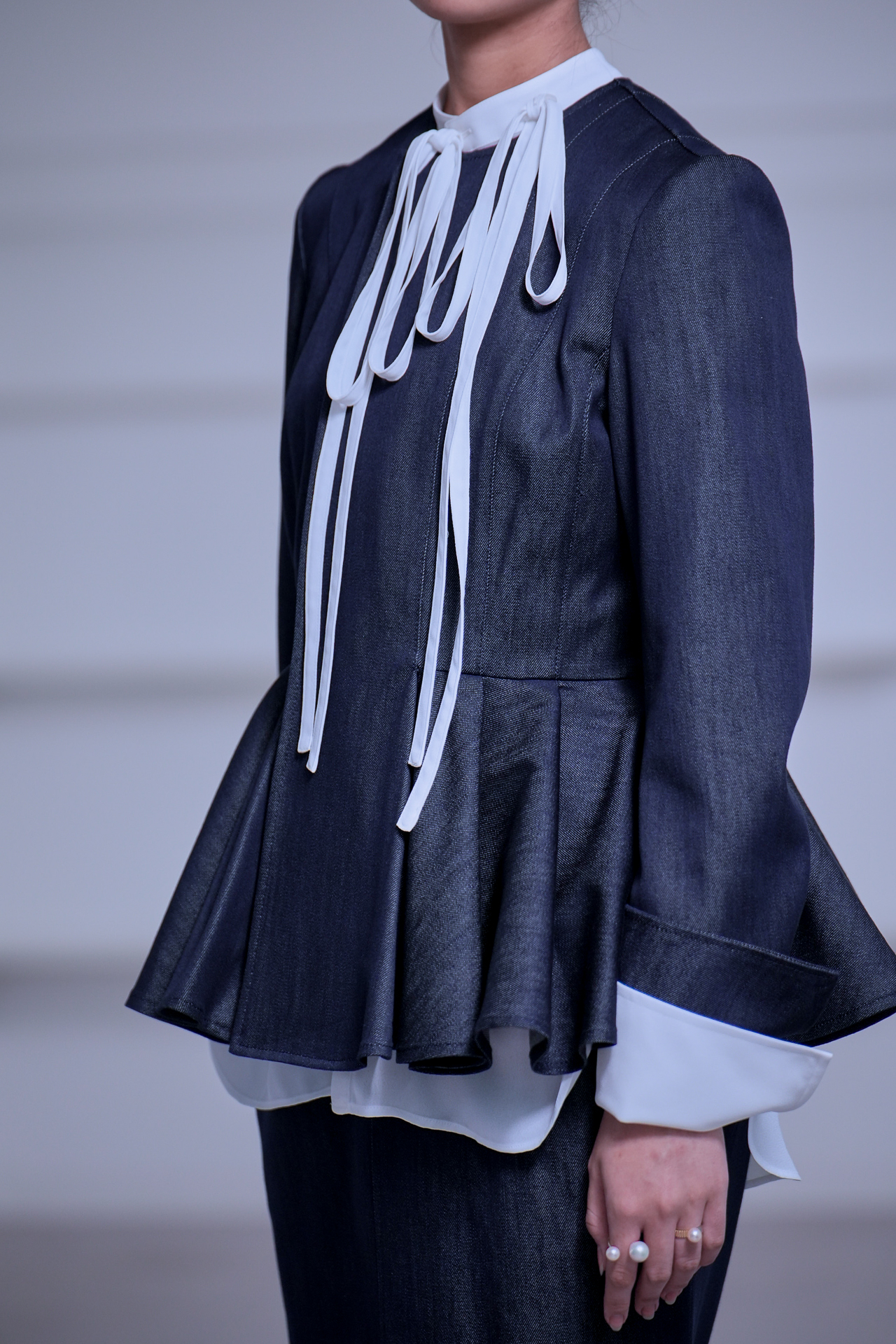 Ellen W Tie Georgette Whiteの画像