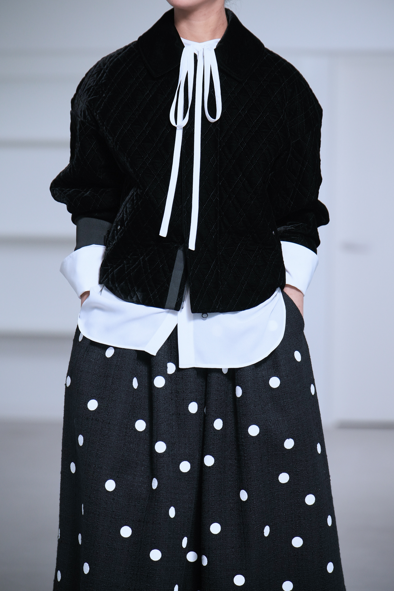 Ellen W Tie Georgette Whiteの画像