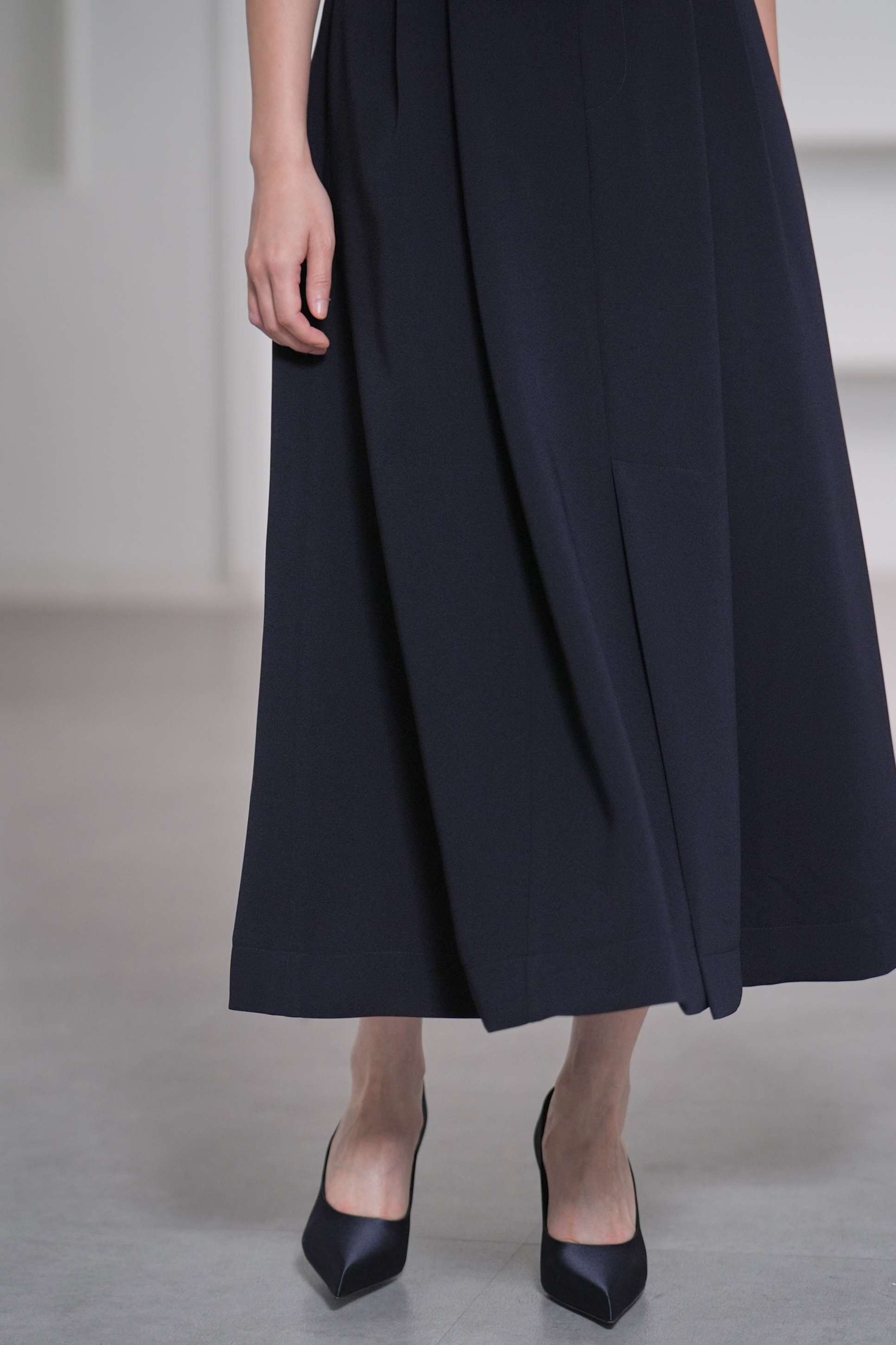 【2月中旬-2月末デリバリー予定】Elliot (全2色)の画像