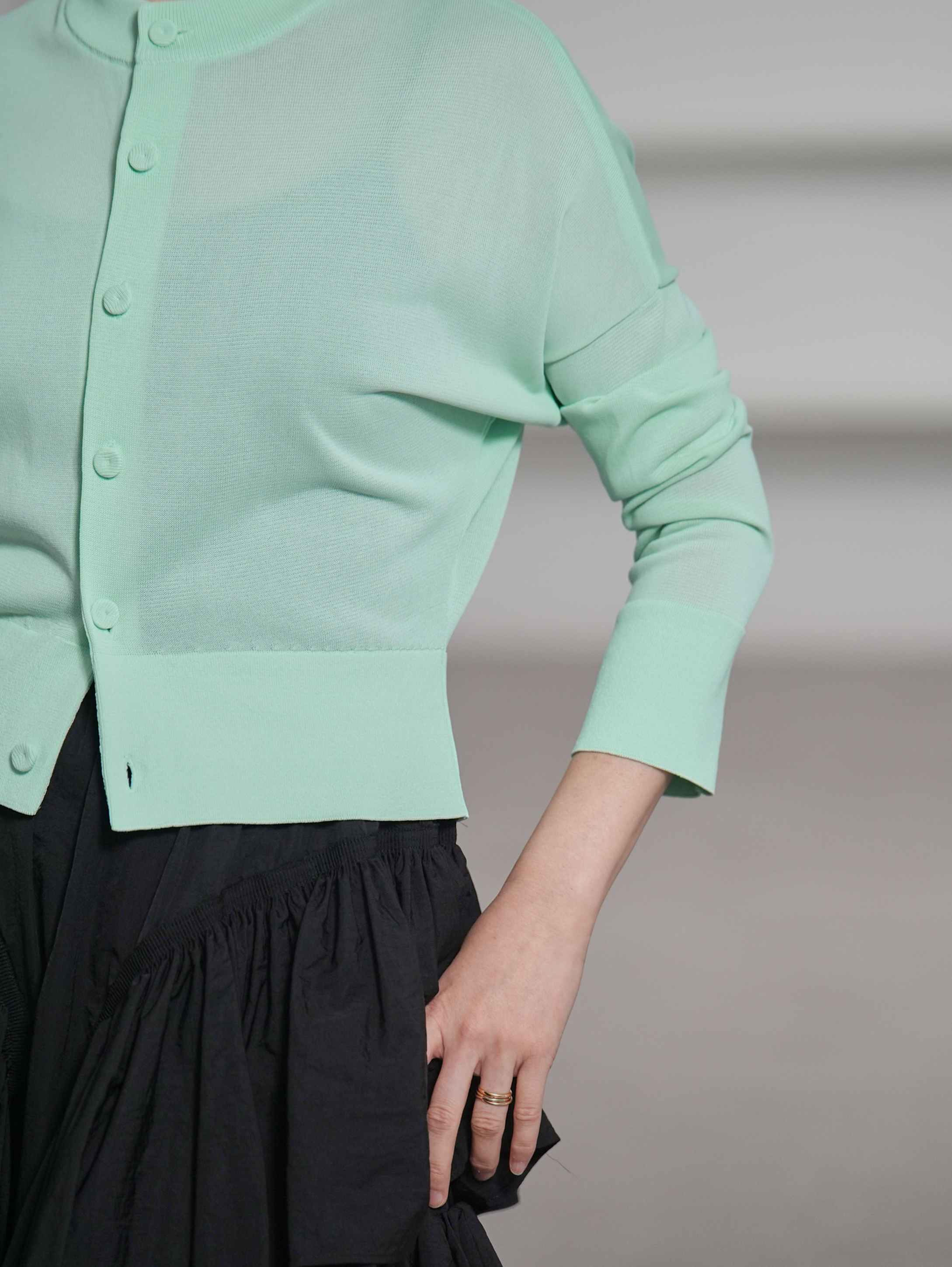 【3月末-4月中旬デリバリー予定】Demi Sheer (全4色)の画像