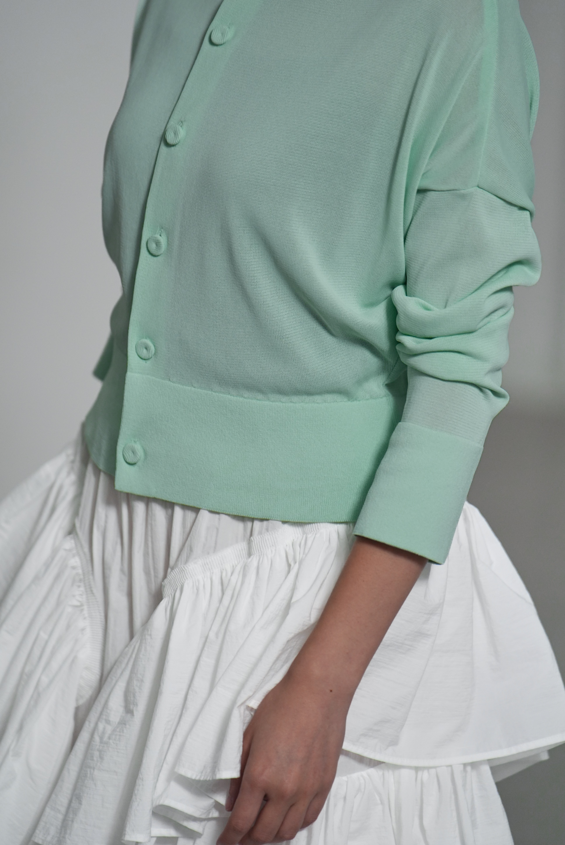 【3月末-4月中旬デリバリー予定】Demi Sheer (全4色)の画像