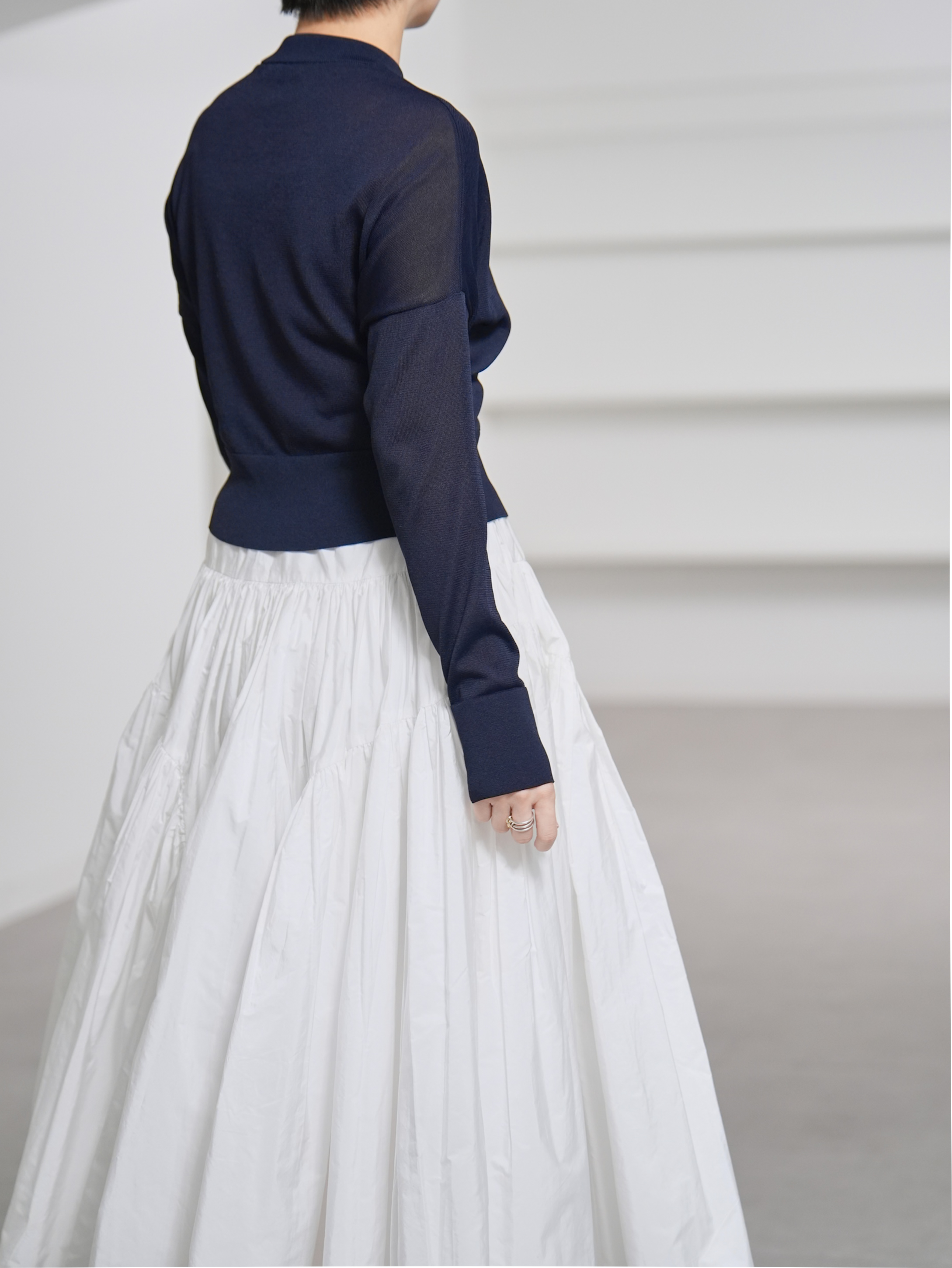 【3月末-4月中旬デリバリー予定】Demi Sheer (全4色)の画像