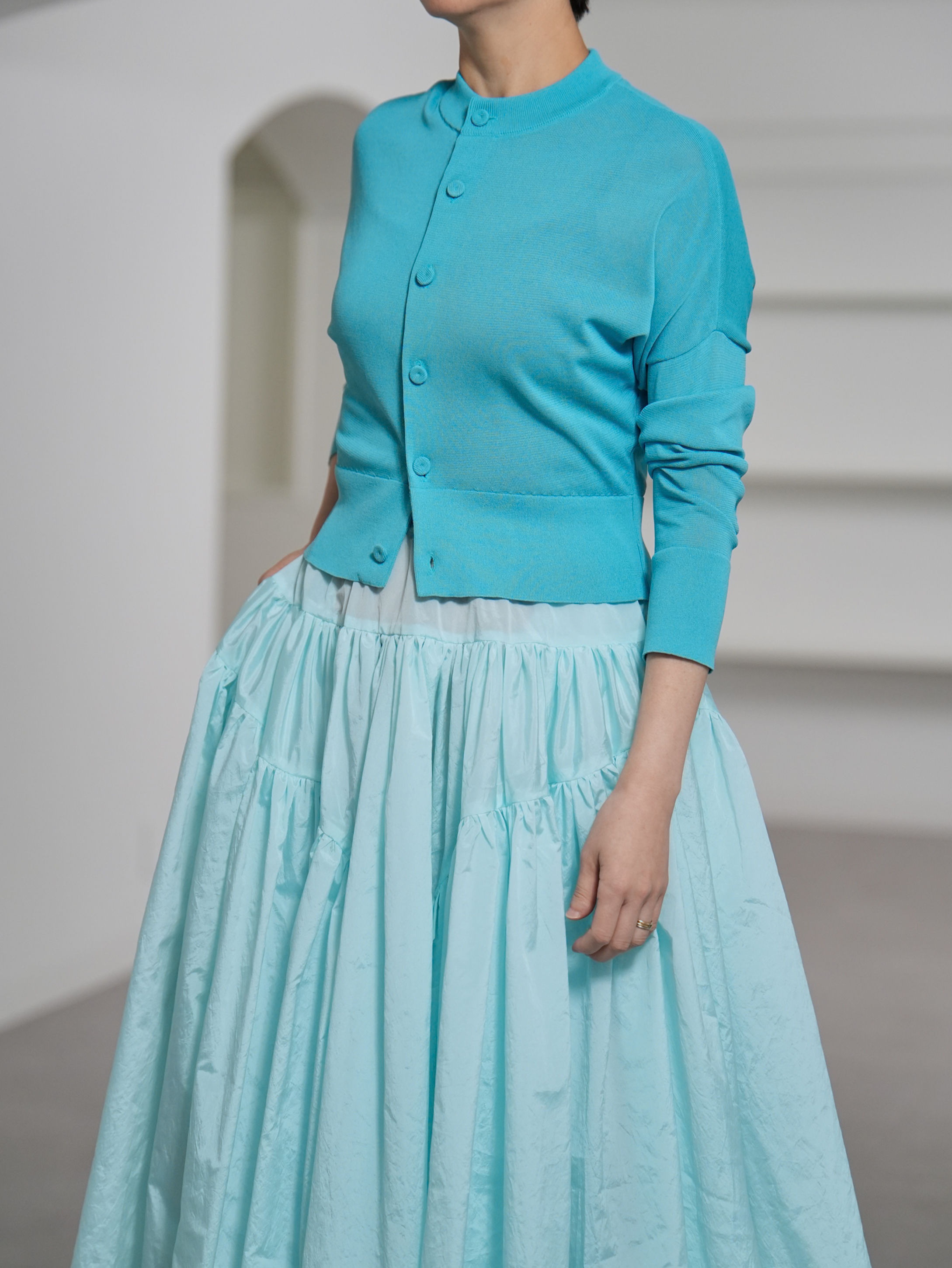 【3月末-4月中旬デリバリー予定】Demi Sheer (全4色)の画像