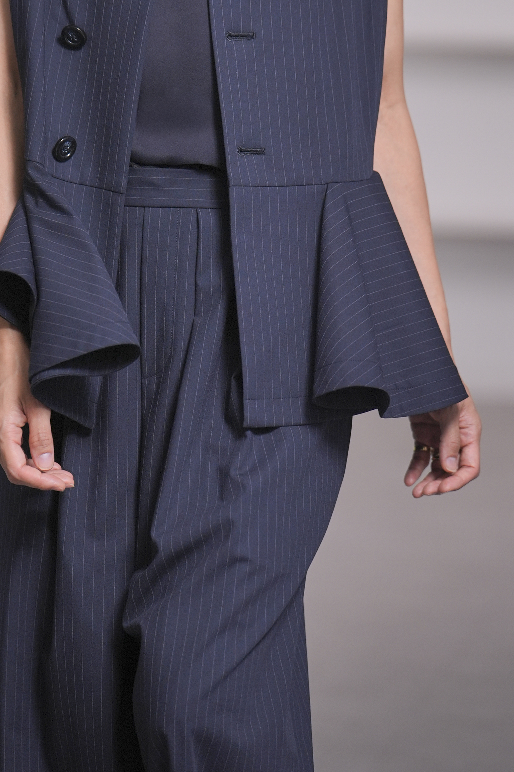 Faye Pinstripeの画像