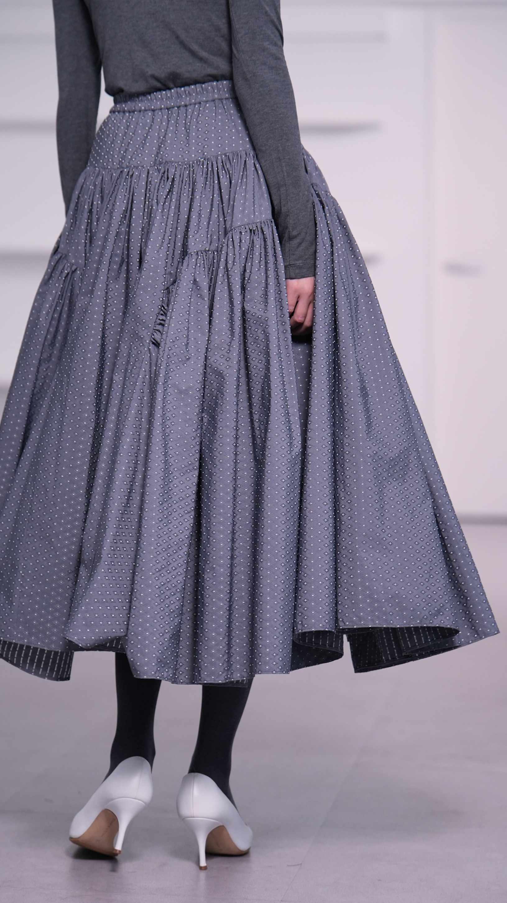 Eleanor Twinkle Dot Grayの画像