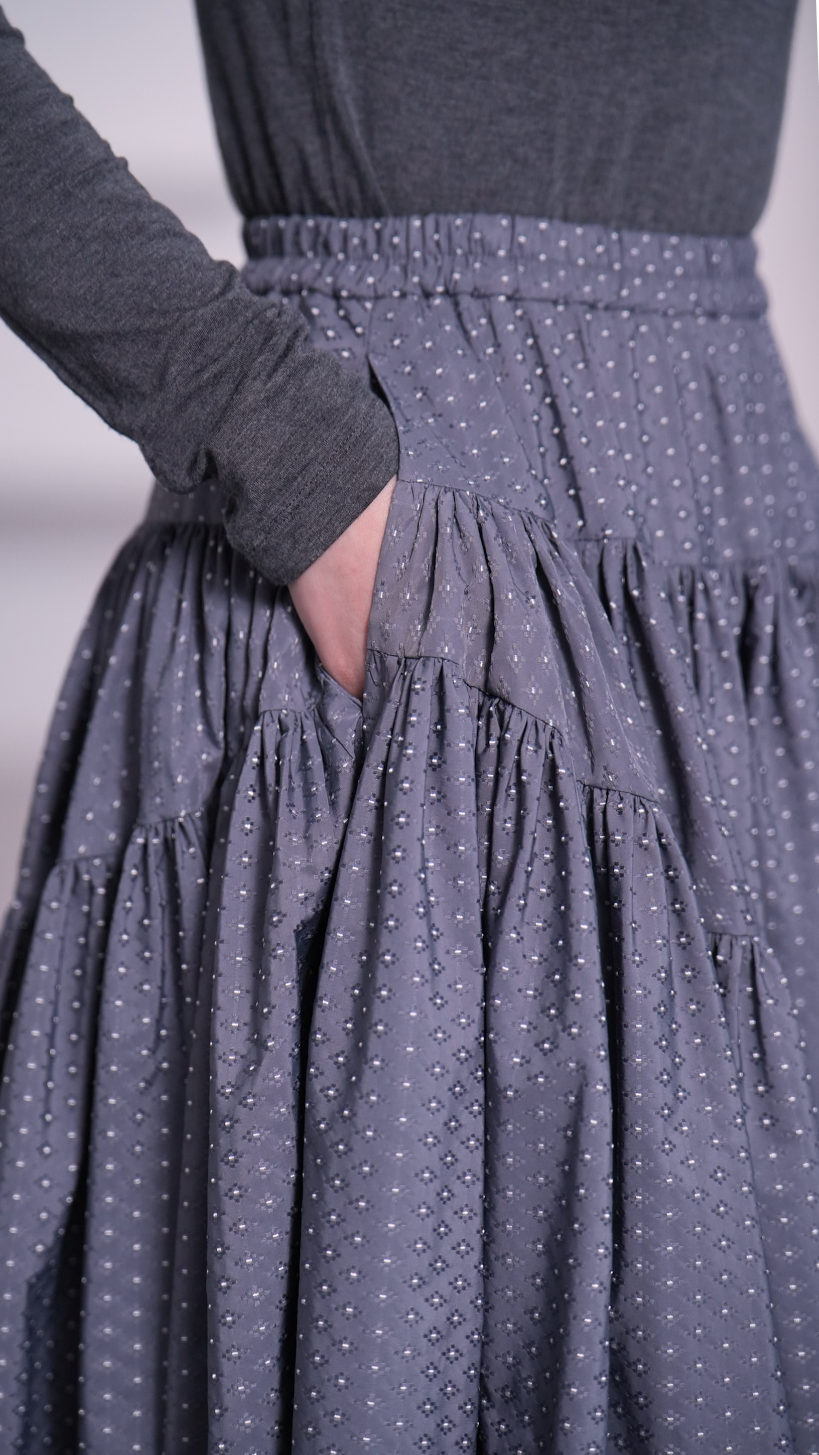 Eleanor Twinkle Dot Grayの画像