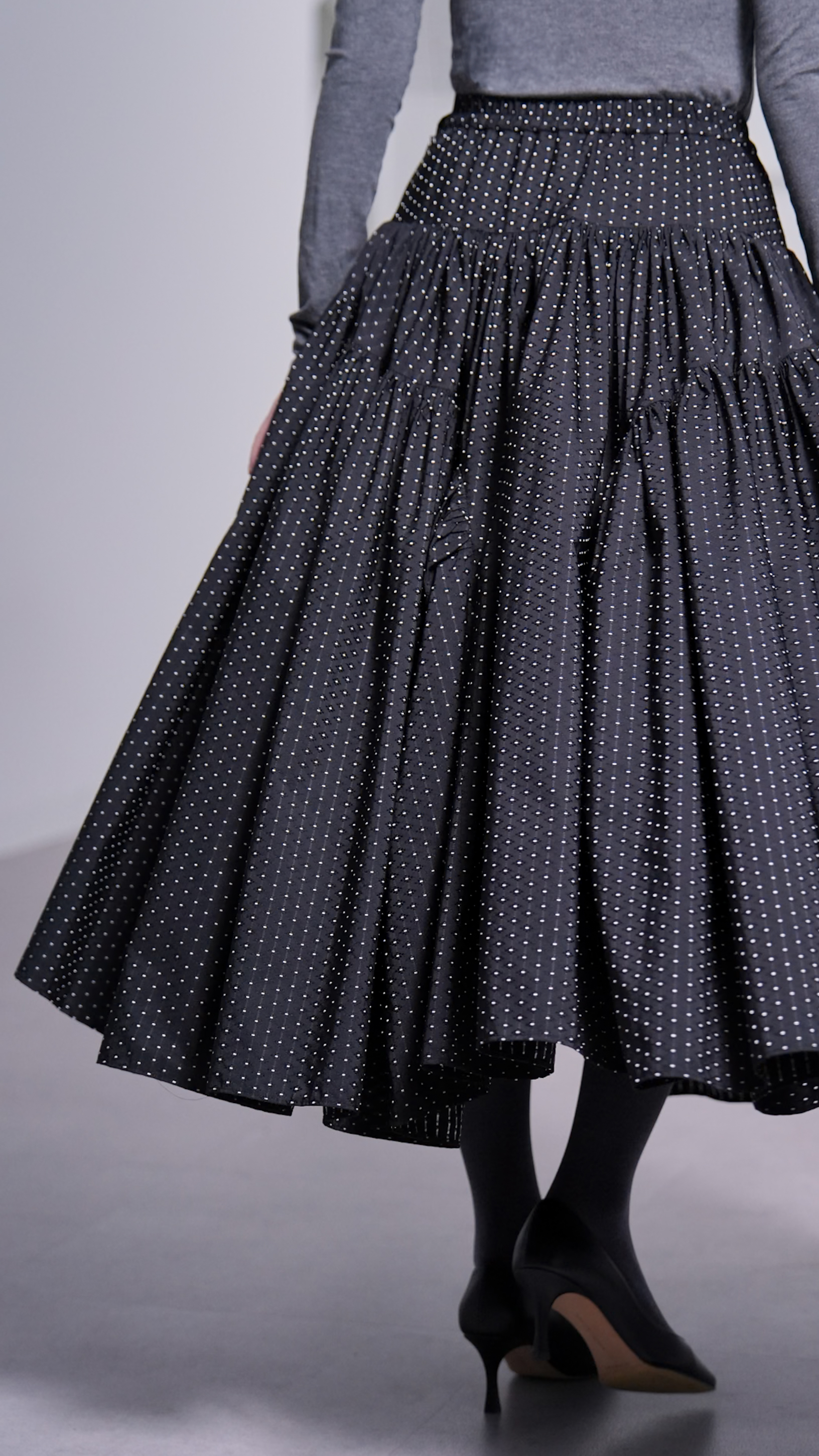 Eleanor Twinkle Dot Blackの画像